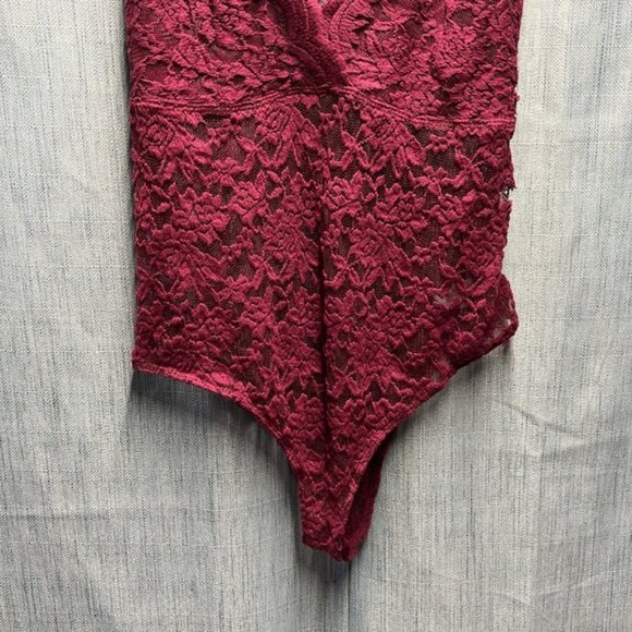 🇺🇸 Streetwear society burgundy lace body suit size large NWT - Picture 4 of 7